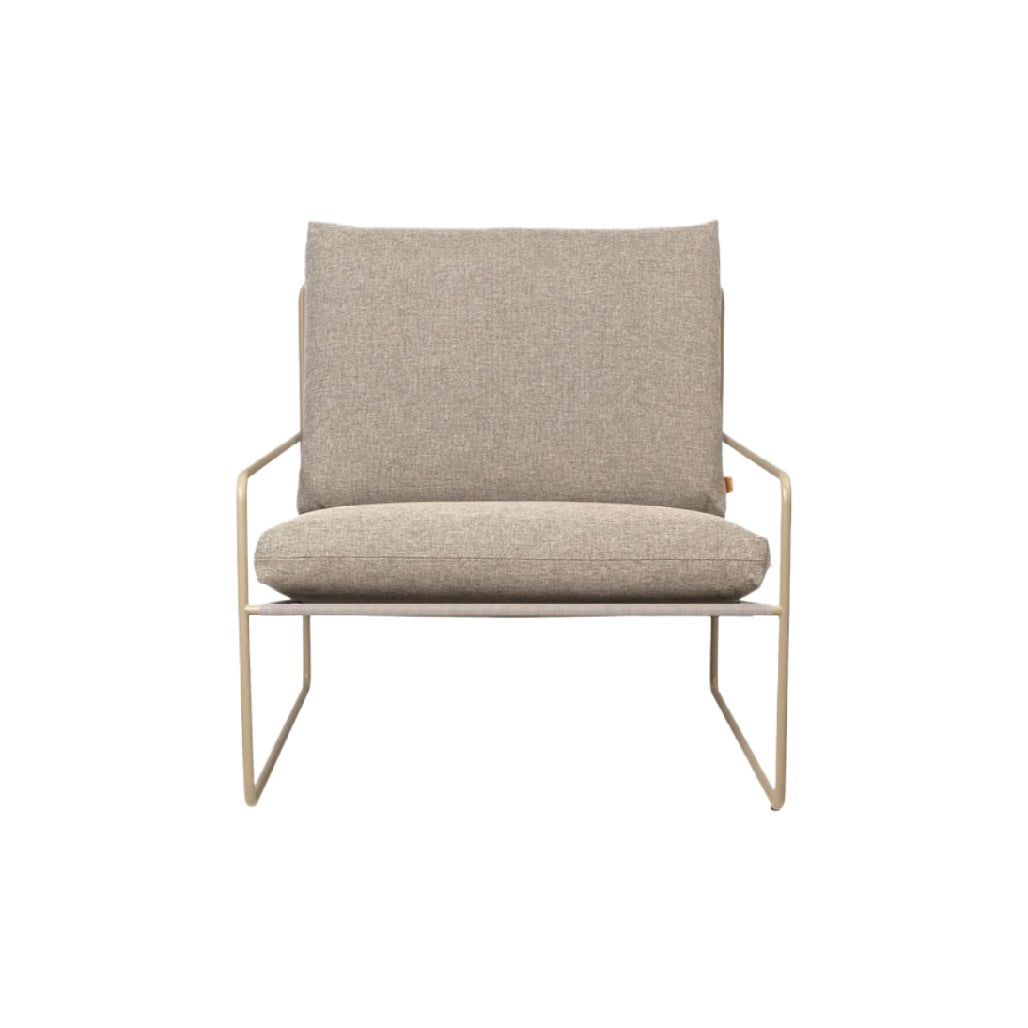 Moderner Sessel mit minimalistischem Design und beigem Stoffbezug